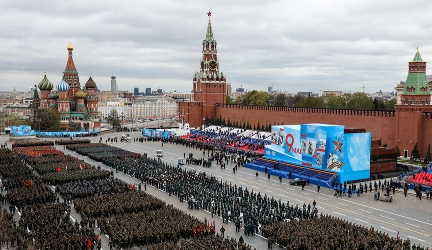 Красная площадь на праздник.  фотояяяя: картинки яндекса.