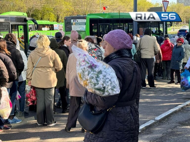    На Радоницу оренбуржцы едут на кладбище поминать близких Андрей Севостьянов