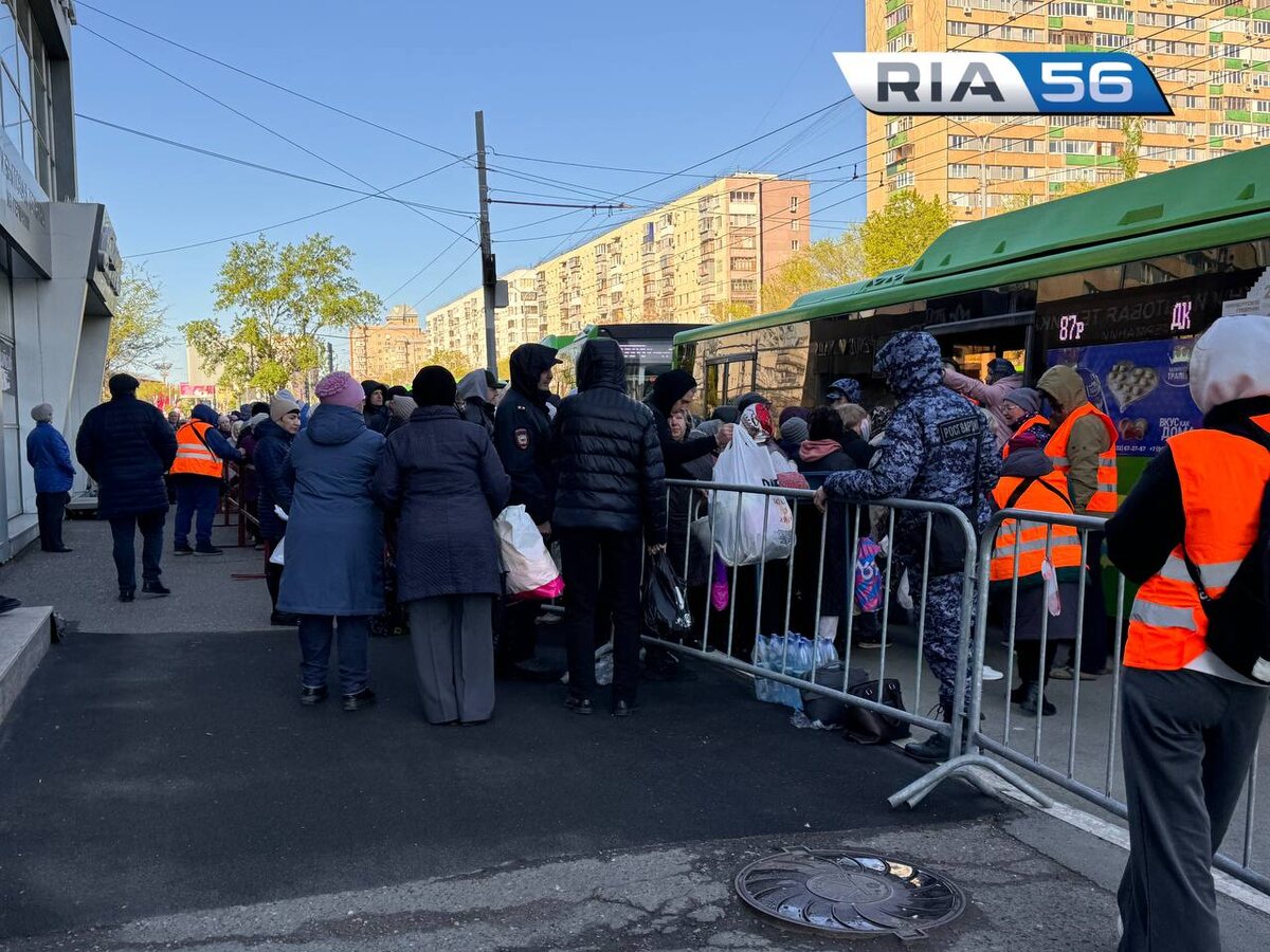    На Радоницу оренбуржцы едут на кладбище поминать близких Андрей Севостьянов