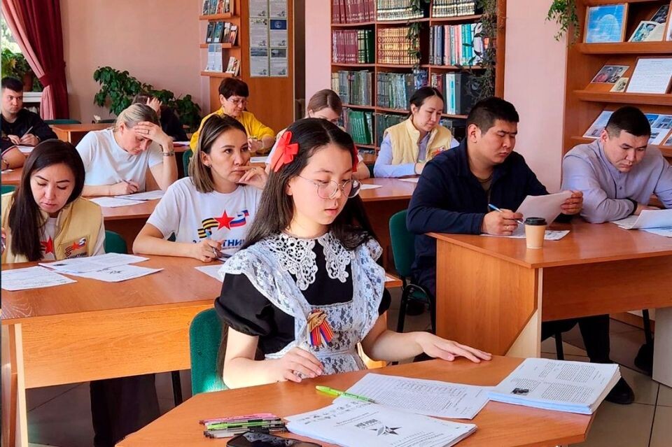    Акция "Диктант Победы" в Республике Алтай. Источник: altai-republic.ru