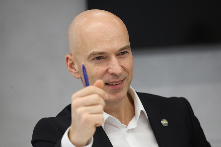    Сергей Иванов: «Нам нужно создавать больше событий и форумов в межсезонье и бороться за них. За лето мы уже не переживаем, там никаких проблем с загрузкой ни у кого нет, а вот про весну-осень надо думать».   
Фото: Андрей Титов