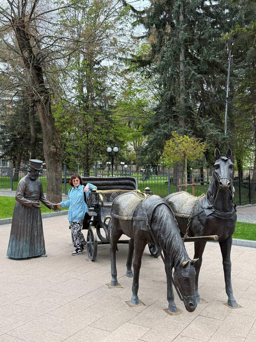 Лошади и карета