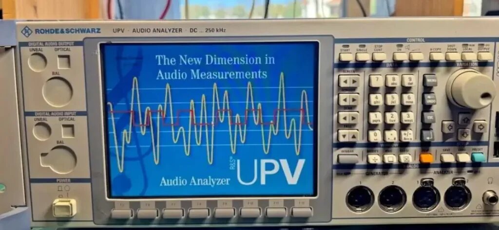 Аудиоанализатор Rohde & Schwarz UPL
