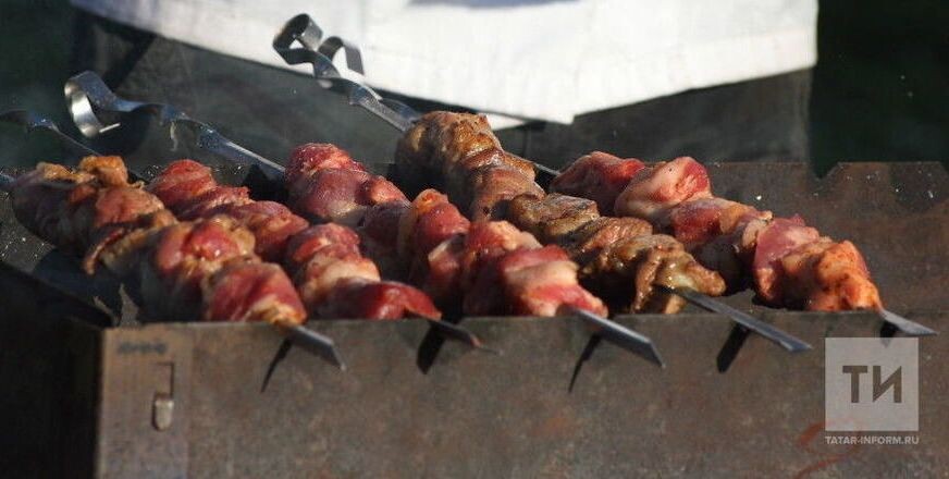 Первомай традиционно открывает шашлычный сезон в стране