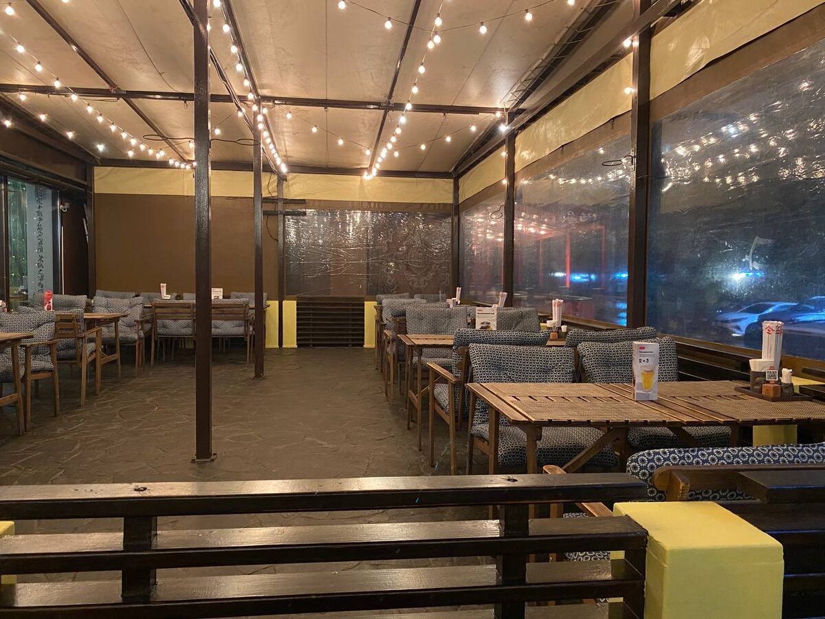 Летняя веранда вовсю готовится к открытию