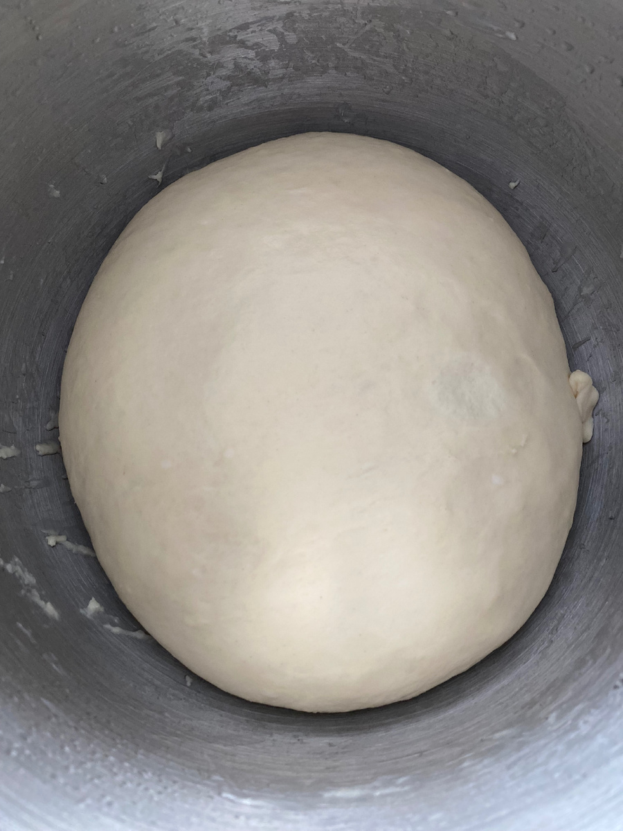 Тесто сразу после замеса