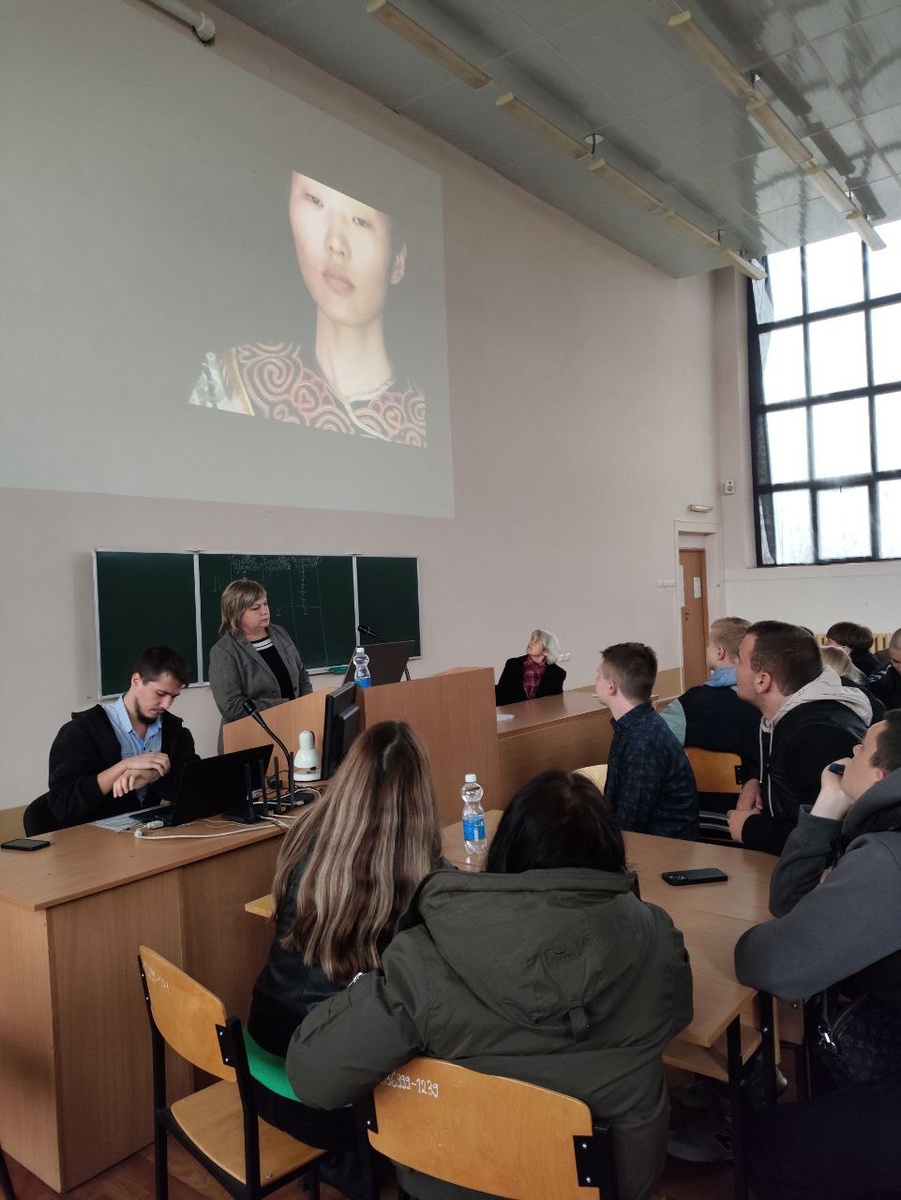 Фотография 1. – Квиз-игра «Когда мы едины, мы непобедимы!»