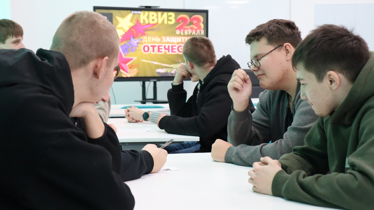 Фотография 2. – Квиз-игра «История воинской славы России»