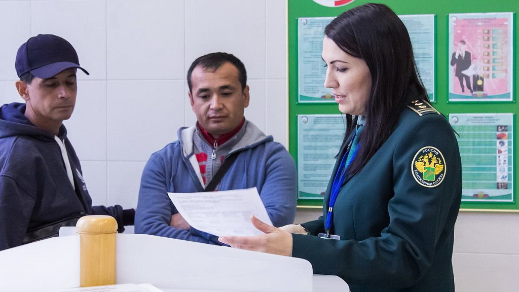    В России увеличили период легализации статуса мигрантов