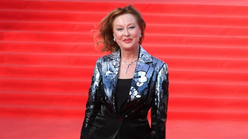     «Судьба ведь происходит из характера, а я всегда жила, да, впрочем, и сейчас живу сердцем и эмоциями. Иначе не умею», — говорит Лариса Удовиченко Legion-Media