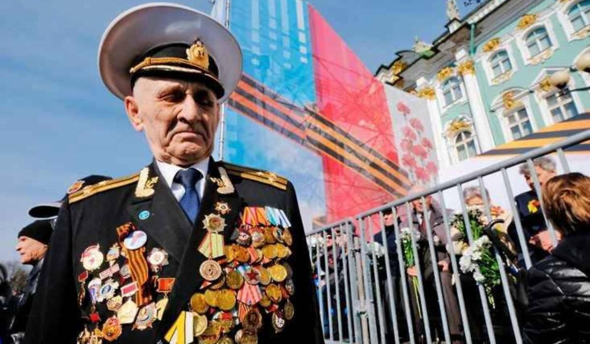     Ветеран ВОВ. Источник: kommersant.ru Автор фото: Алексей Смагин