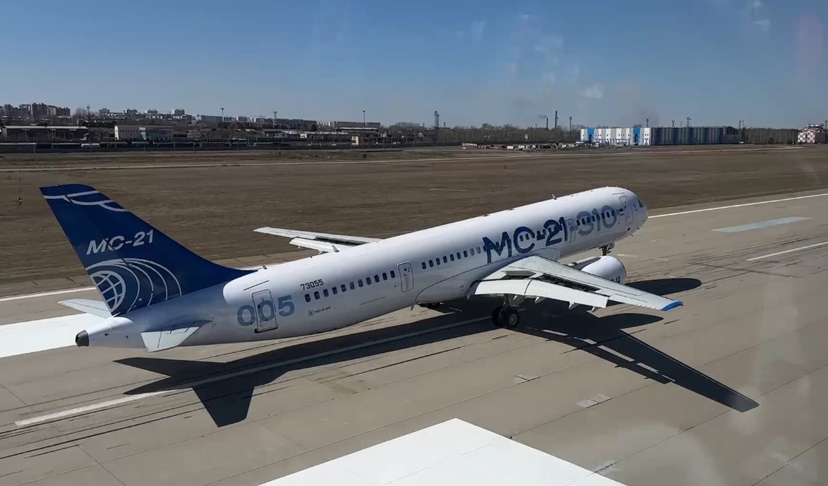 Первый опытный образец МС-21 в импортозамещенной версии. Кадры ОАК