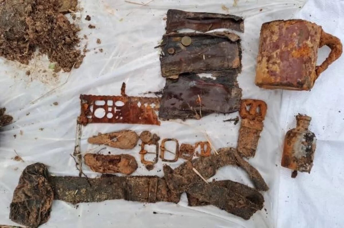    В Тверской области из воронки достали тела 4-х красноармейцев
