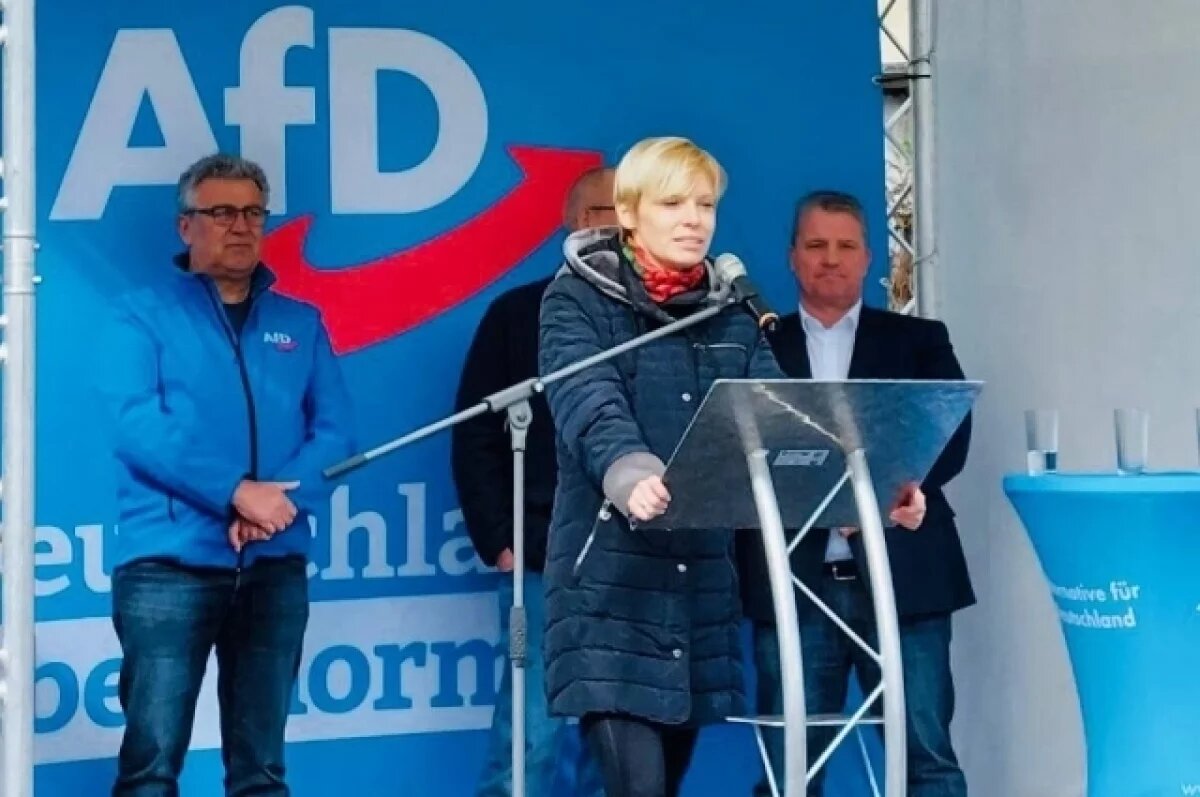    Петерзен всегда отличалась пророссийскими взглядами, вызывая ненависть многих однопартийцев, но в Германии у неё осталось и много сторонников.