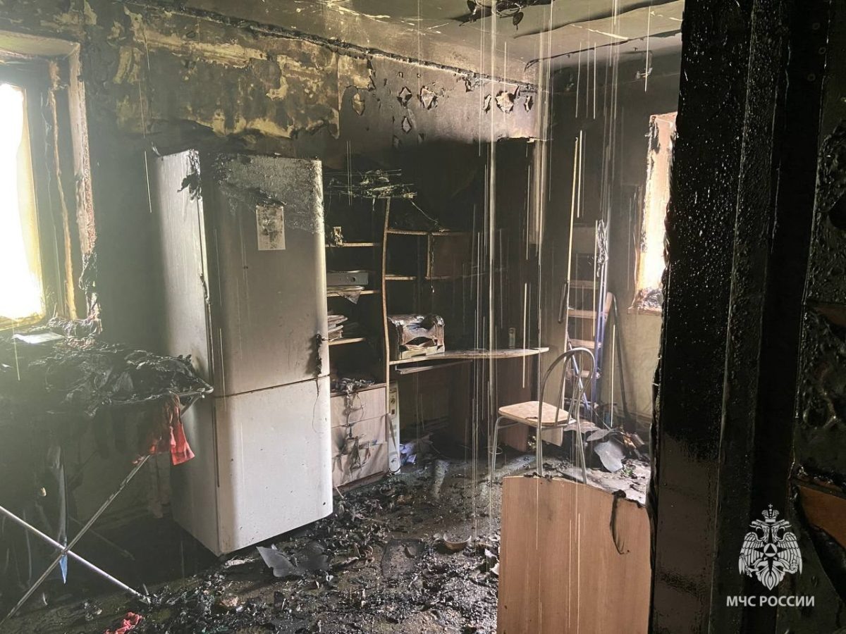    Две соседние квартиры загорелись в двухэтажном многоквартирном доме