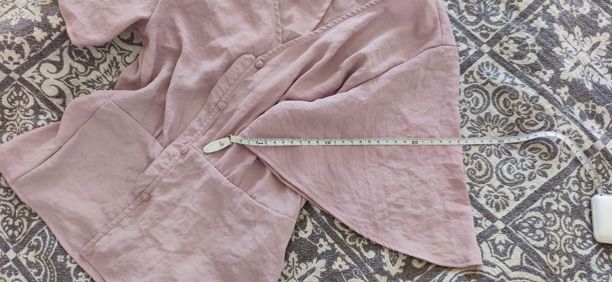 Измеряем: приблизительно 25см по прямой с одной стороны, общий охват рукава 25×2=50см