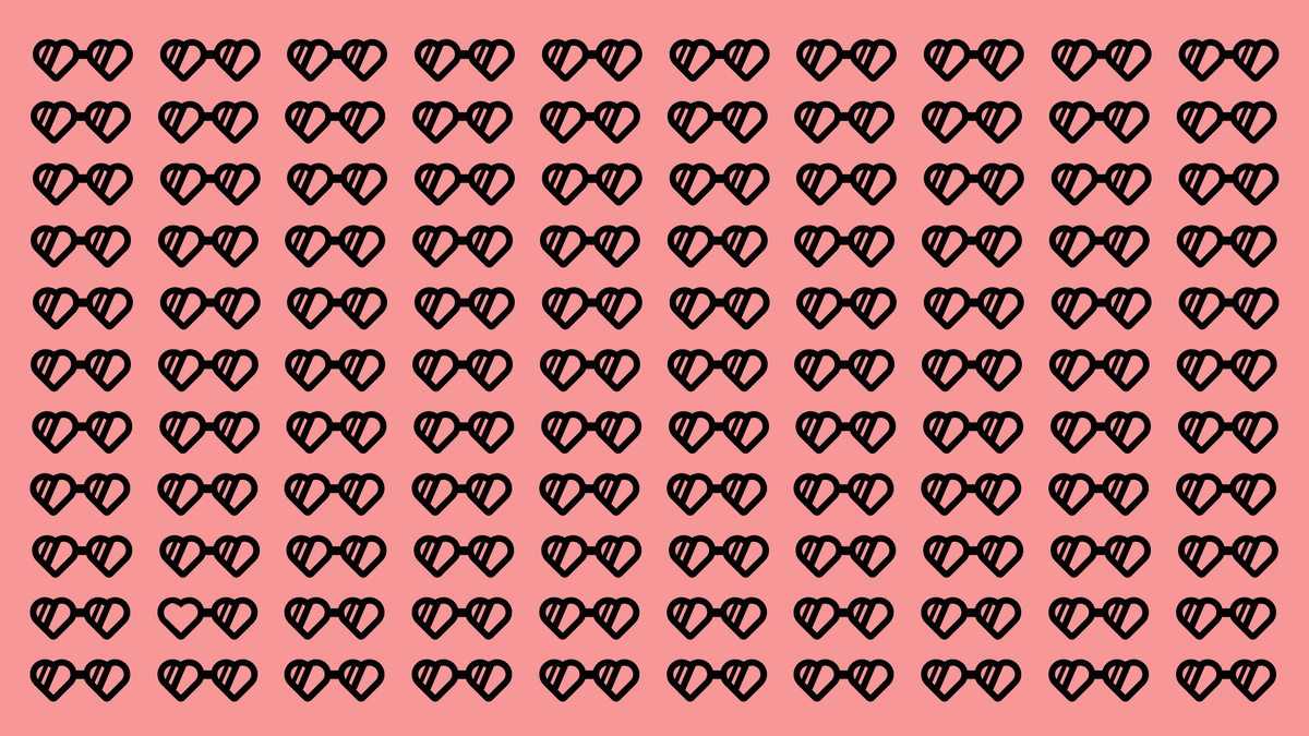 Какое изображение отличается от остальных?