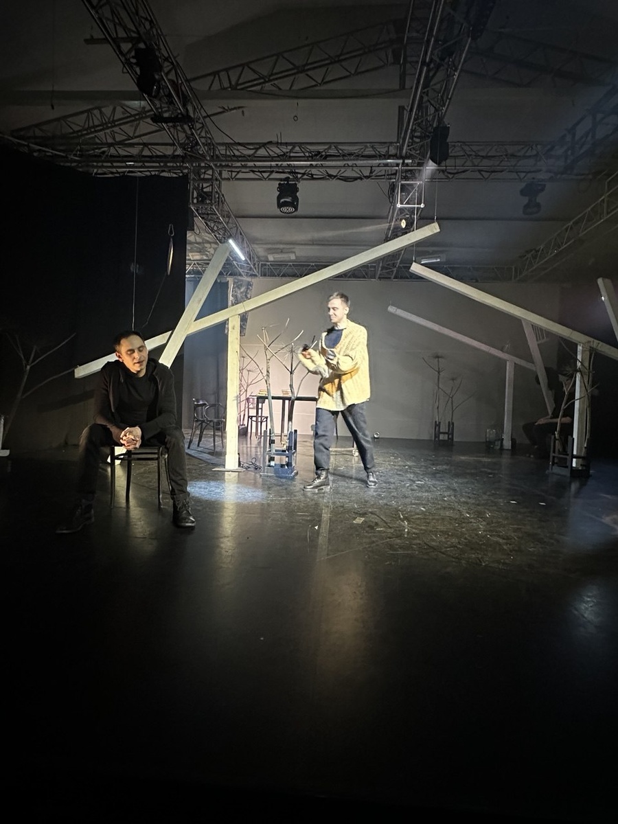 Ставрогин и Шатов. Спектакль «Бесы» Ф.М.Достоевский. Городской театр (СПБ). Фото автора.