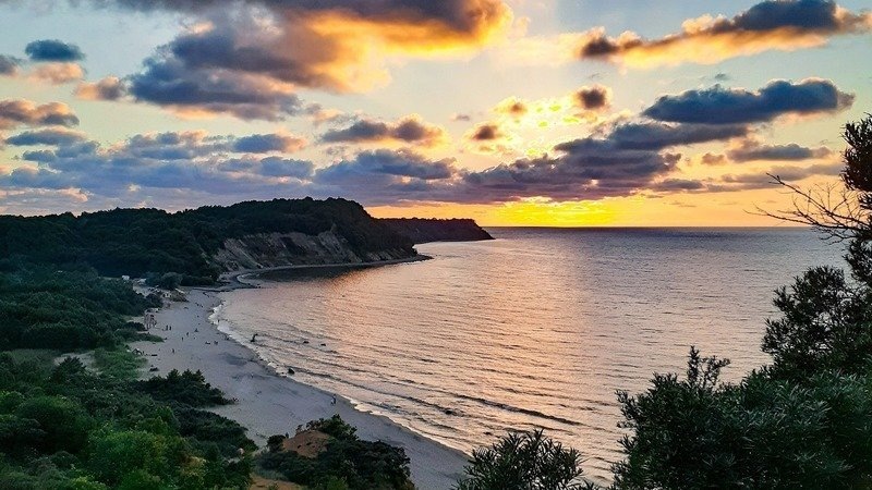 Фото, передающее всю невероятную красоту заката в Филинской бухте. Взято с яндекс картинок. Увидела и захотела побывать.