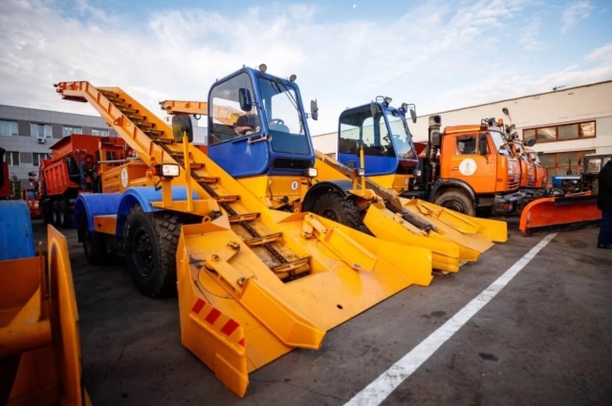    На Урале увеличили число техники для борьбы с последствиями снегопада