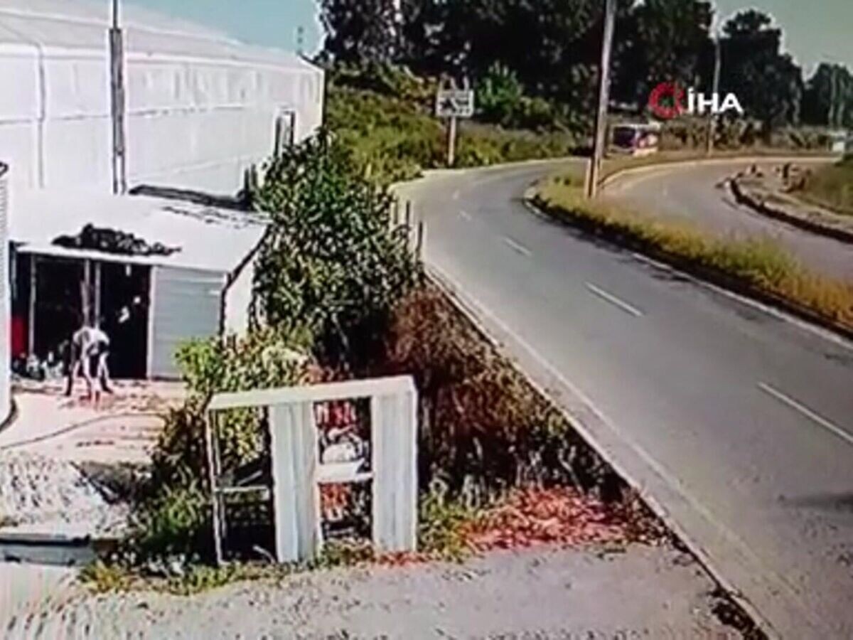    ДТП с автобусом, в котором были российские туристы© iha.tv