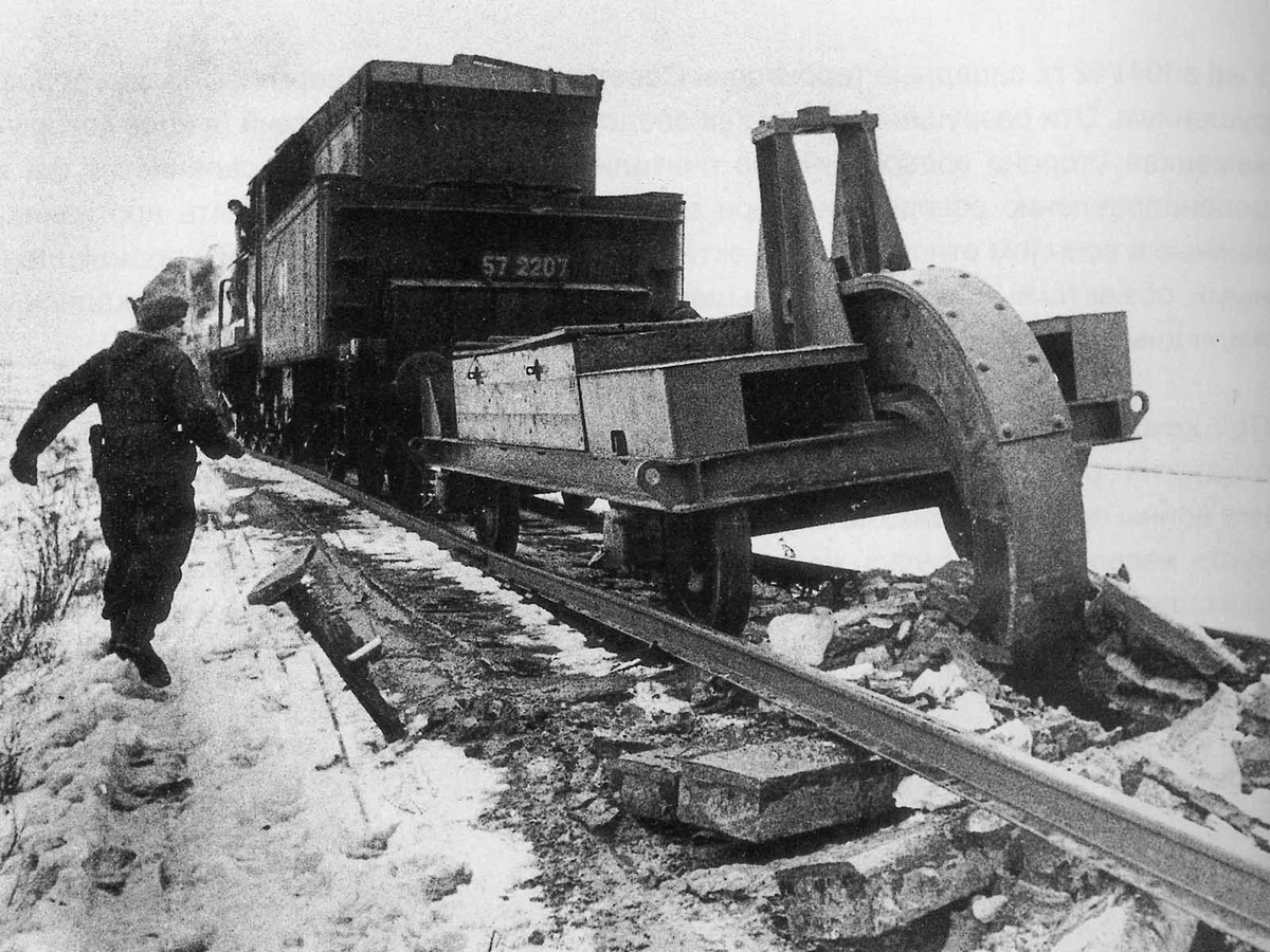 Плуг в форме крюка. (Фото предоставлено: Bundesarchiv / Военный музей Невигтона).
