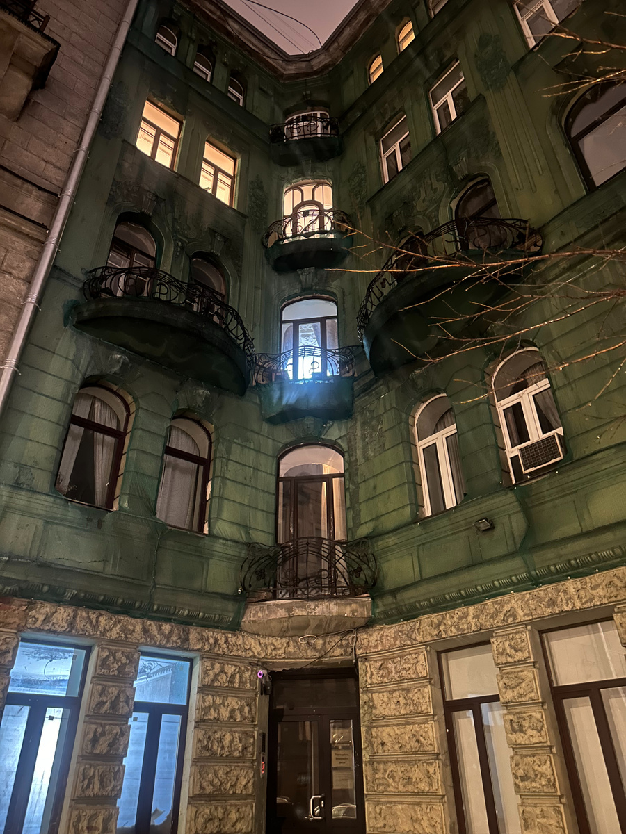 Фасад дома. Фото: Алиса в Петербурге