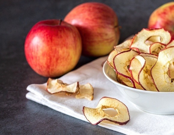 Как сушить яблоки в домашних условиях — в микроволновке и на солнце