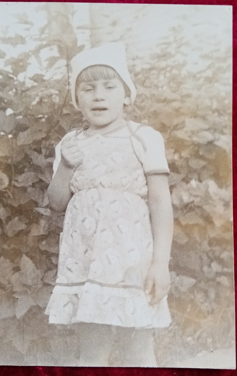 Колоритнейшее фото. Даёт полное представление о том, какая я была.