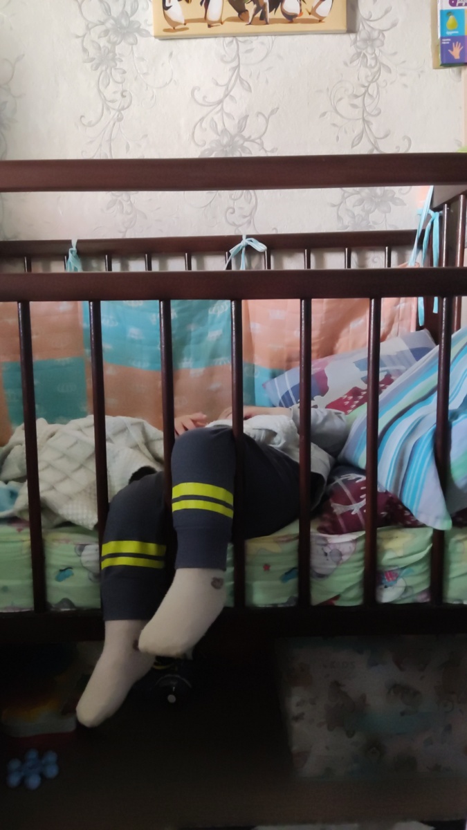 Как всегда уснул поперёк😀