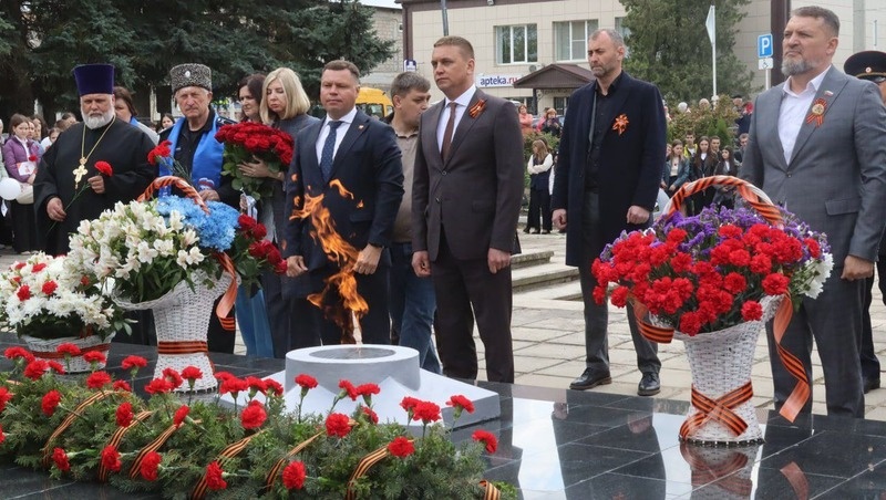    Зажжение Вечного огня в Солдато-Александровском стало большим сельским праздником Фото: Ставропольское региональное отделение «Единой России»