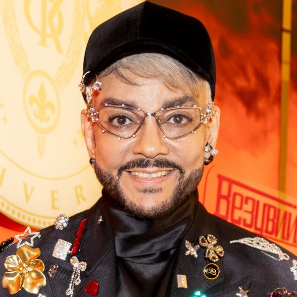     Филипп Киркоров снял клип на фоне Везувия