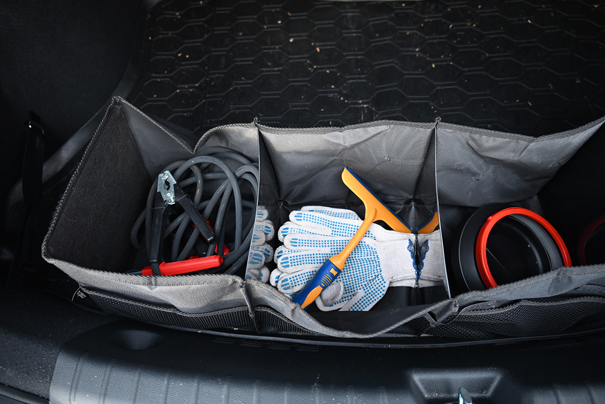    Чтобы поддерживать порядок в машине, используйте автомобильные органайзеры. Источник: Shutterstock