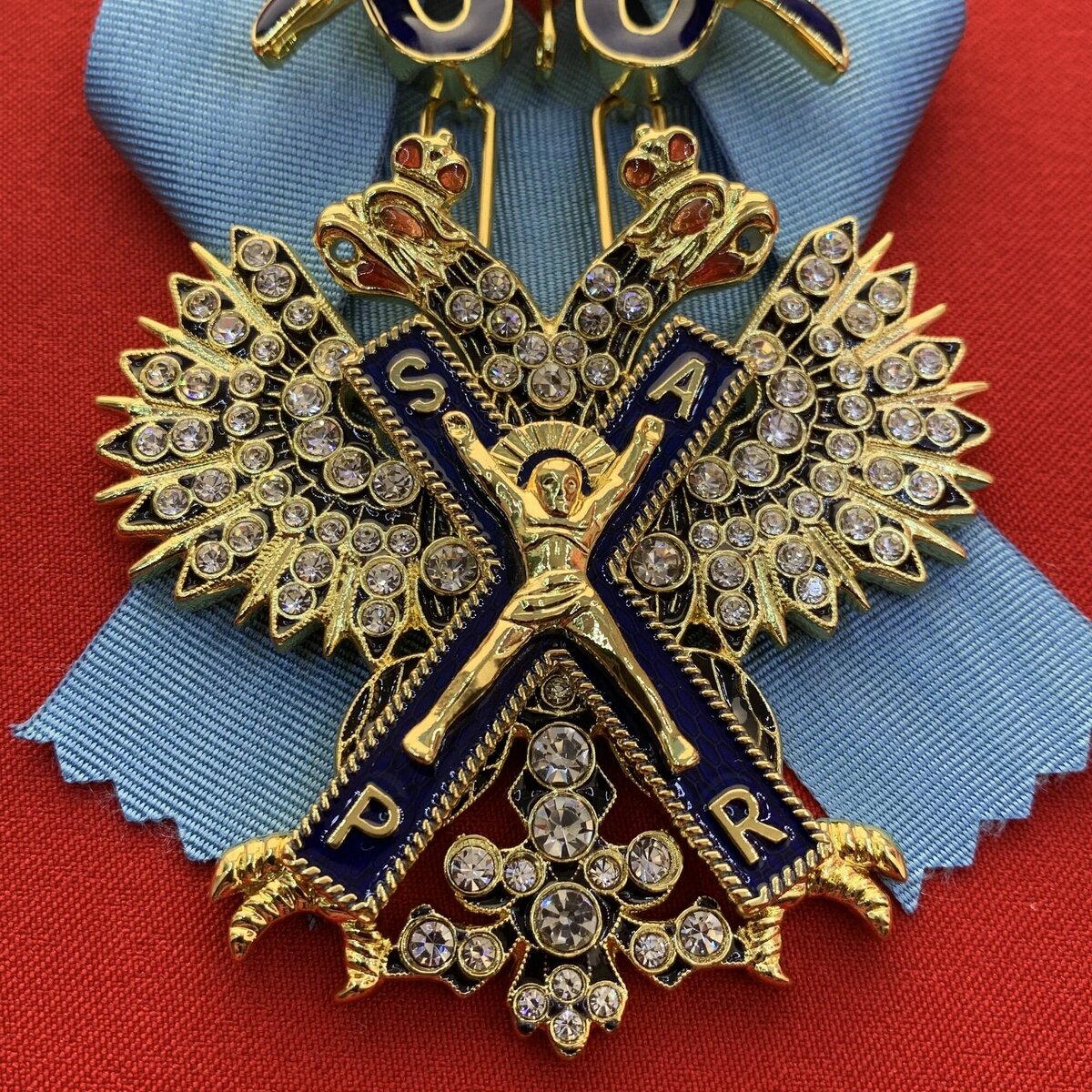 Орден Святого Андрея Первозванного со стразами и с бантом из муаровой ленты...
