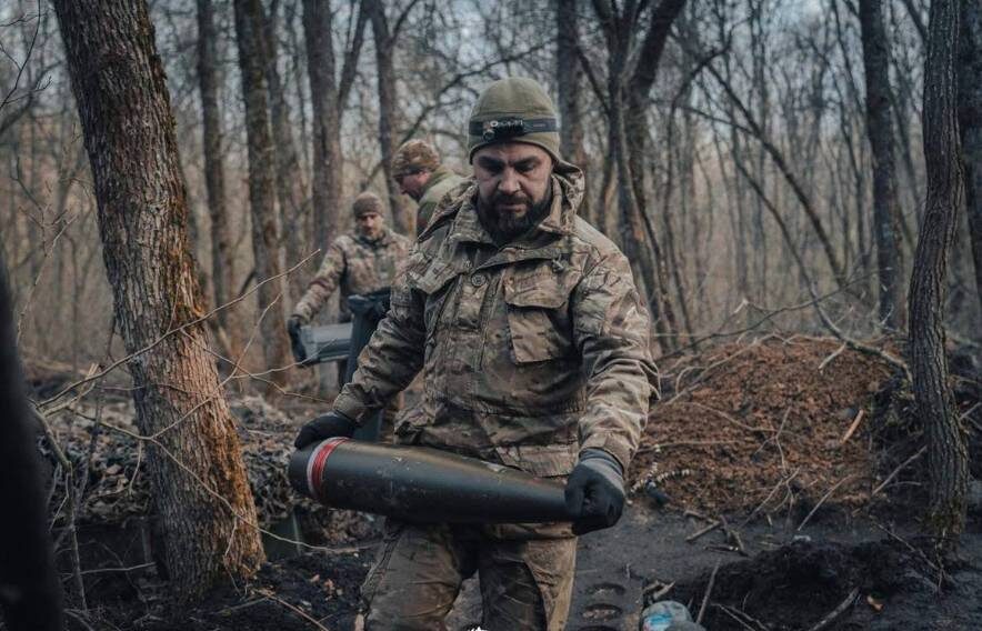   Украинские боевики не любят экономить снаряды. Фото: официальная страница Минобороны Украины в соцсетях