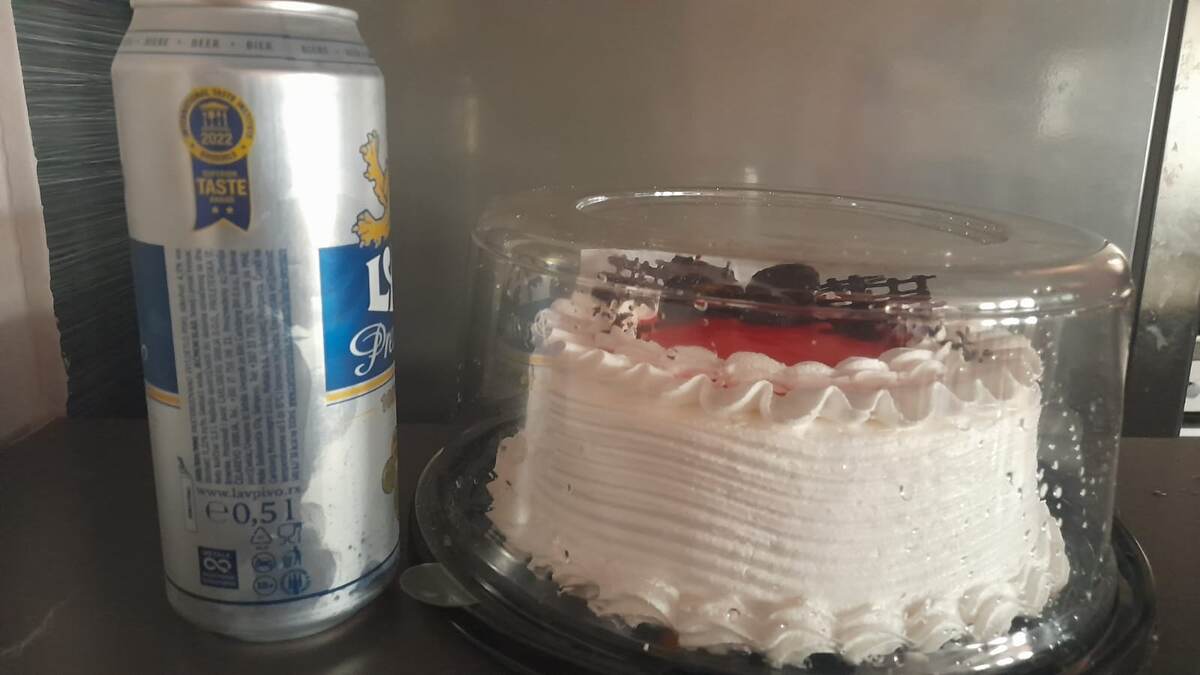 Тортик, аналогичный подаренному.