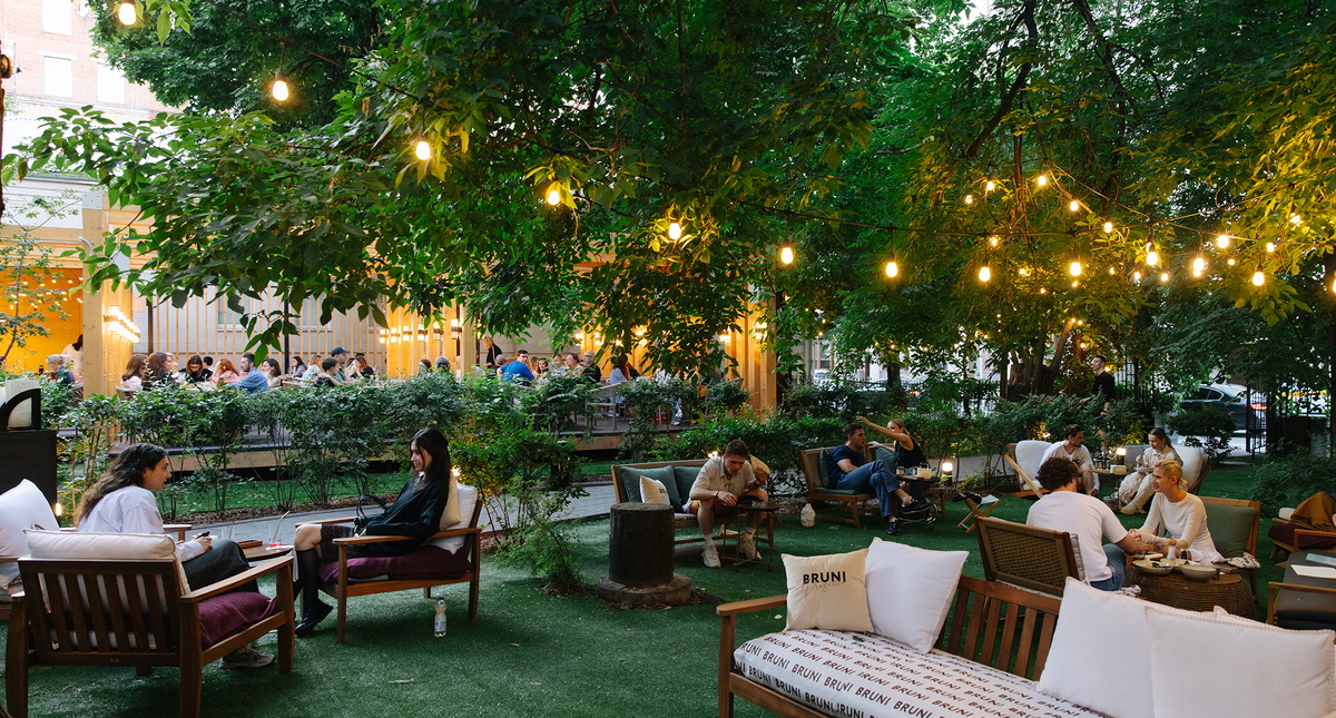    С видом на гольф-поля и в итальянском стиле: 14 самых красивых летних веранд Москвы (фото 4)