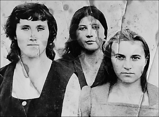 Чистова Людмила, Чистова Галина и кузина Чистова Надежда