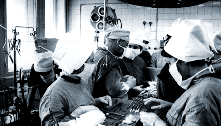 Кадр с той самой трансплантации.