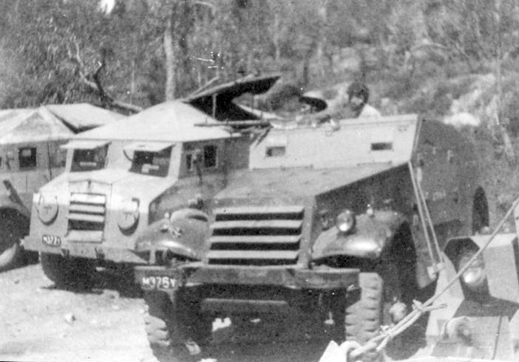 "Сэндвич" и Scout Car M3A1, на гражданских номерах.