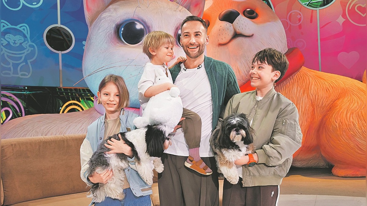 Дмитрий Шепелев с падчерицей и сыновьями (Платон справа)