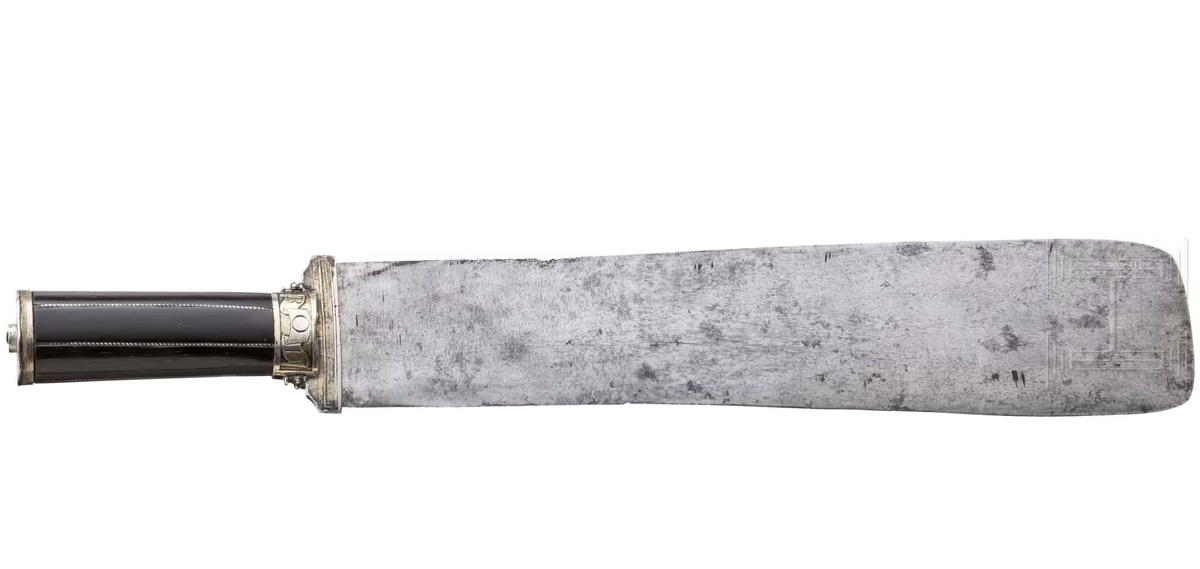 Сервировочный нож с рукоятью из рога 