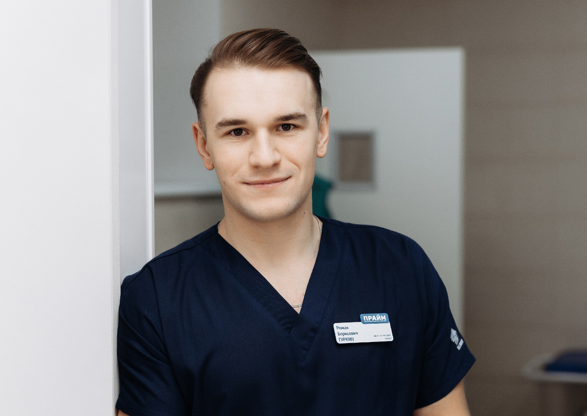 Роман Борисович ведёт приём в филиале на Бирюзова, 28а. 