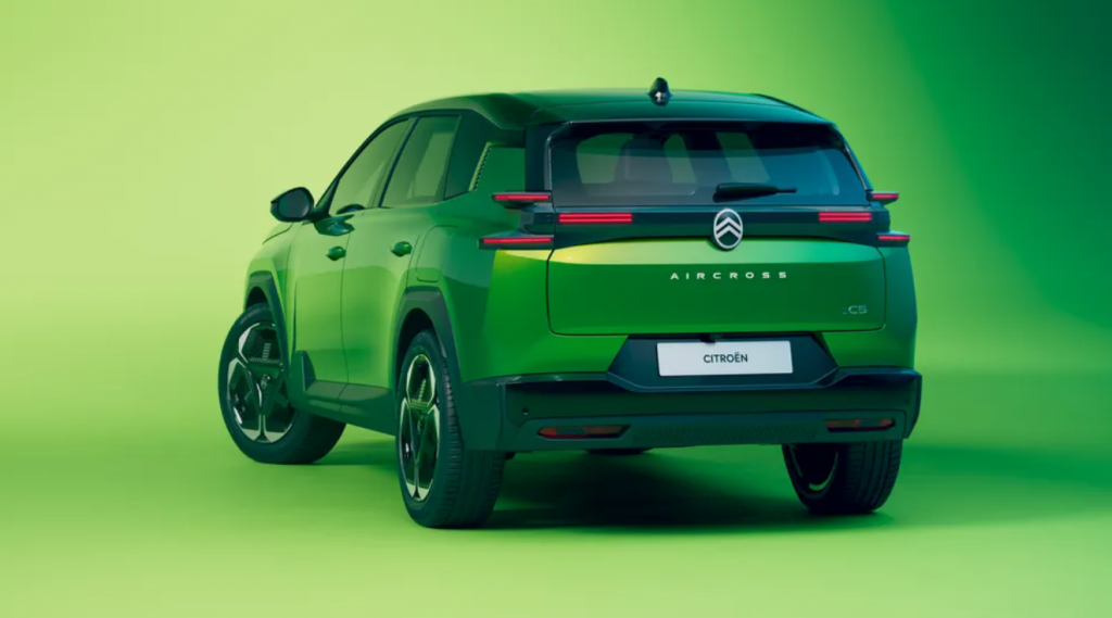 Citroen C5 Aircross доступен с мягко-гибридной установкой, подзаряжаемой системой и в чисто электрической версии.