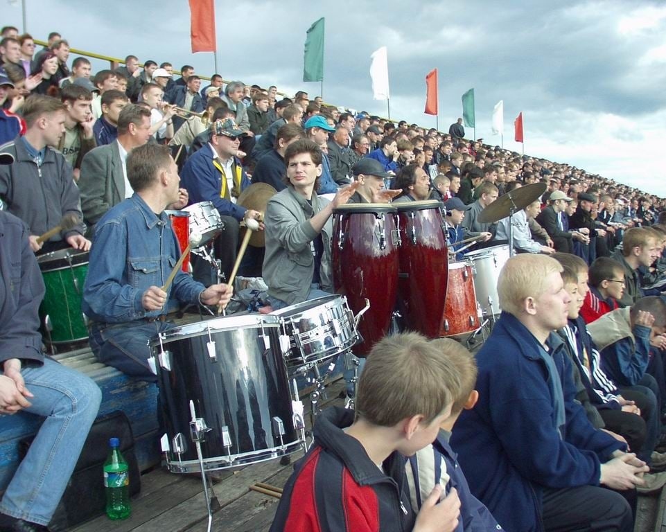 Группа барабанщиков на стадионе «КАМАЗ». 2003 год 