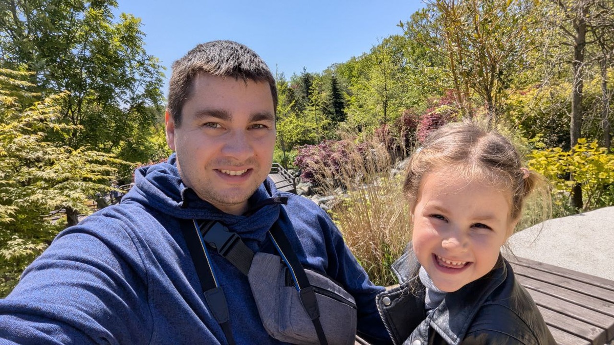 Довольные, потому что урвали последний QR-код утром.