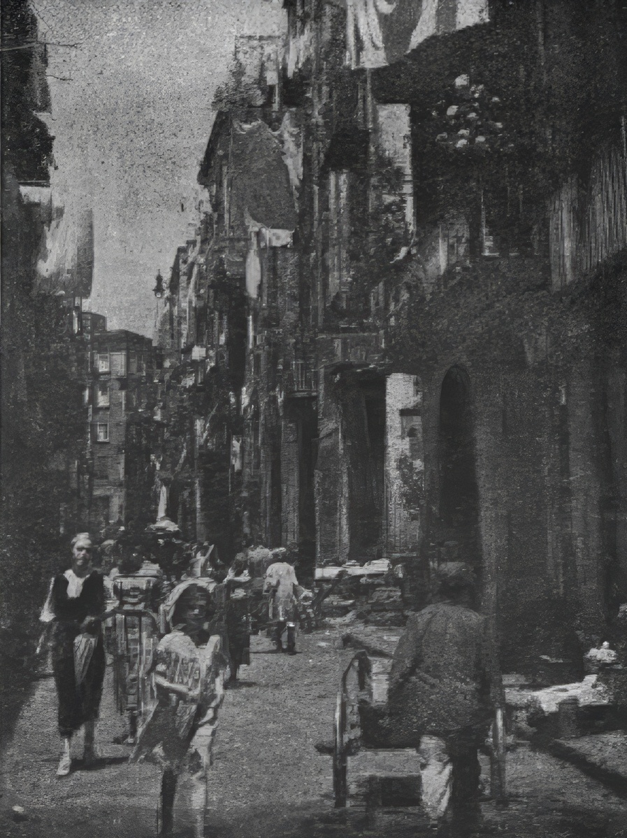 В кварталах узких улиц Марселя...