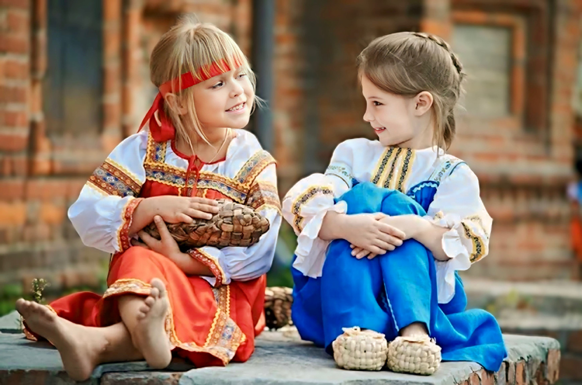 Танюшка с Наташей или Цветана с Лебедяной?