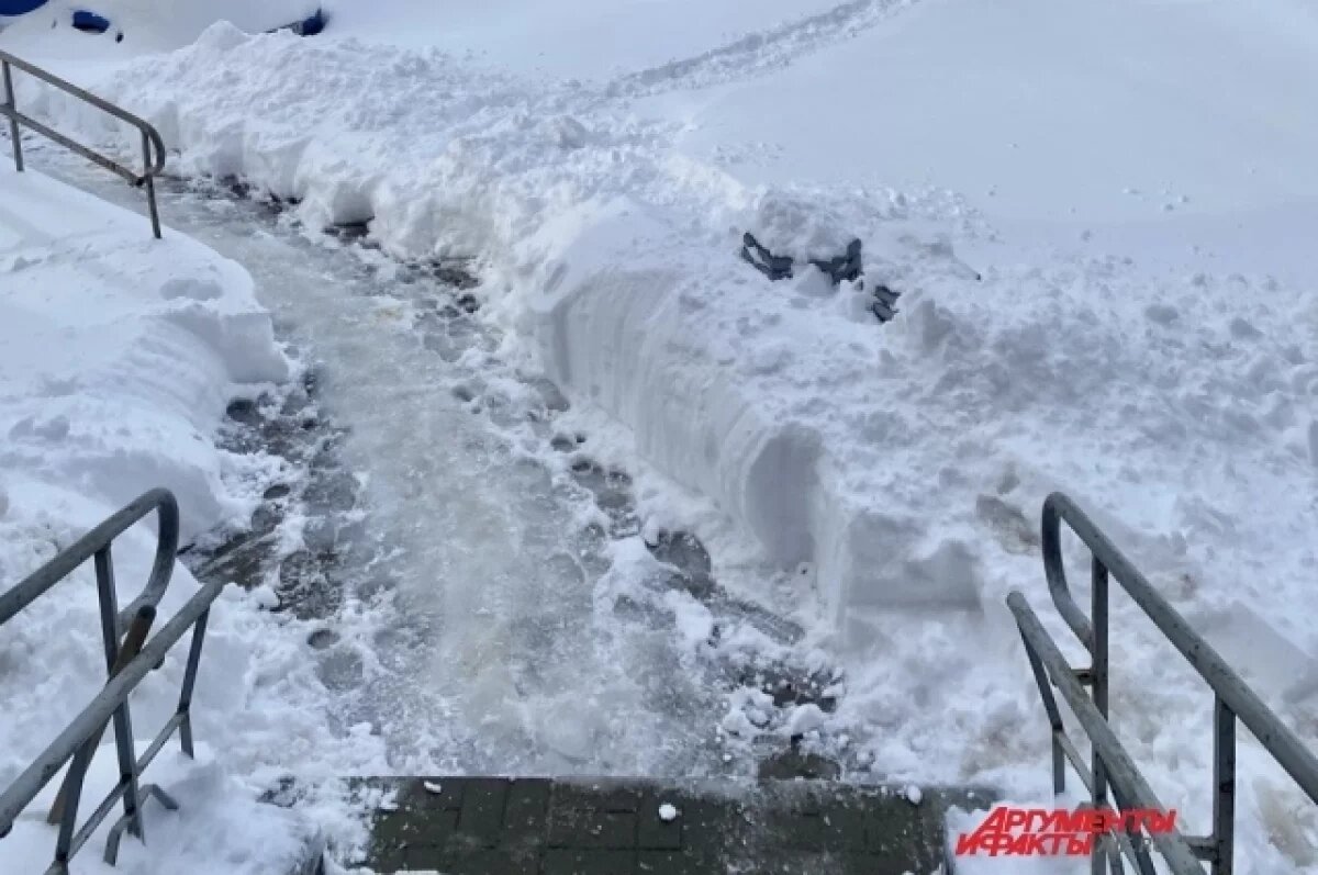    Прокуратура Перми нашла нарушения в уборке улиц во время снегопада в апреле