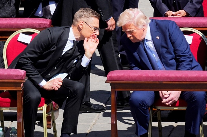    Александер Стубб (слева) на встрече с президентом США Дональдом Трампом. Фото: Michael Kappeler/dpa/ Global Look Press